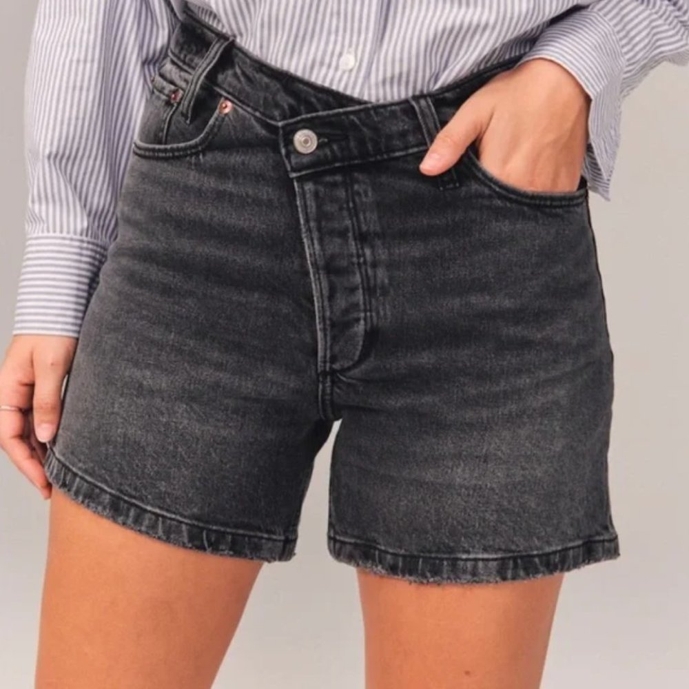 Abercrombie Curve Love High Rise Dad Short